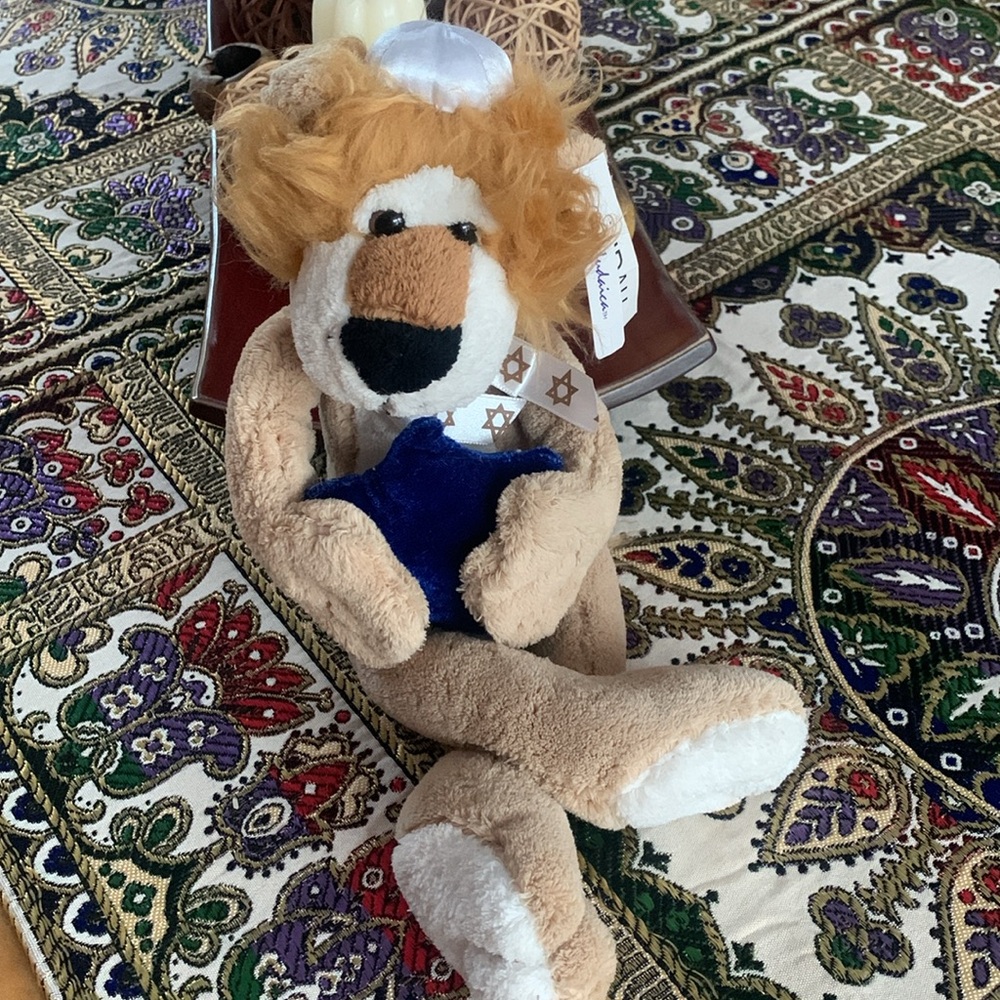 Adorable new Plush Lion Toy